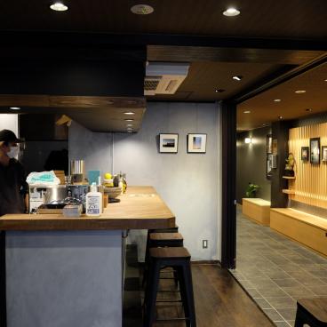 Hôtel Shiki Suites (Kyoto), bar et café au rez-de-chaussée