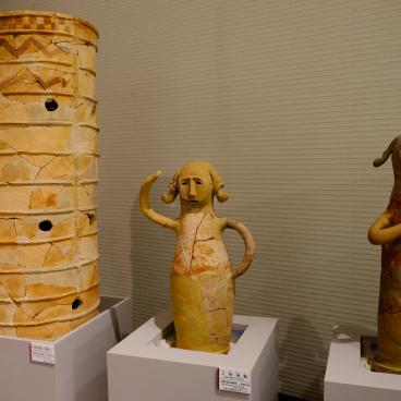 Parc Daisen (Sakai, Osaka), exposition de terres cuites funéraires Haniwa au Musée de la ville de Sakai