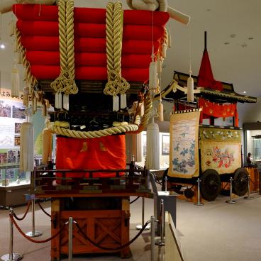 Parc Daisen (Sakai, Osaka), exposition de chars de festival au Musée de la ville de Sakai