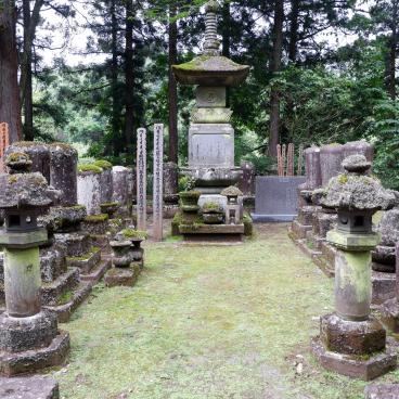 Abysse de Kanmangafuchi (Nikko), cimetière du temple Jiun-ji