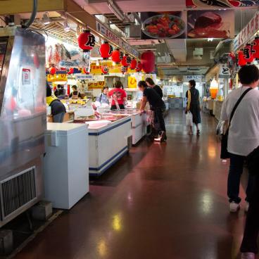 Miura, allée du marché couvert Urari au port de Misaki