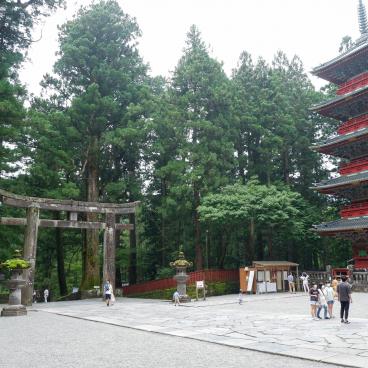 Nikko (Kanto), Toshogu avec grand torii et pagode à 5 étages Gojunoto