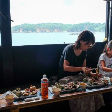 Ama de la préfecture de Mie, déjeuner avec des plongeuses en tenue traditionnelle à Amagoya Osatsu Kamado