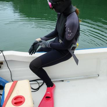 Ama de la préfecture de Mie, plongeuse et son activité de pêche au large du port de Wagu (Shima)