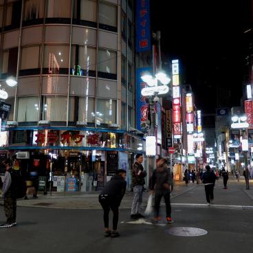 Tokyo dans le noir sous état d'urgence, Shibuya 2