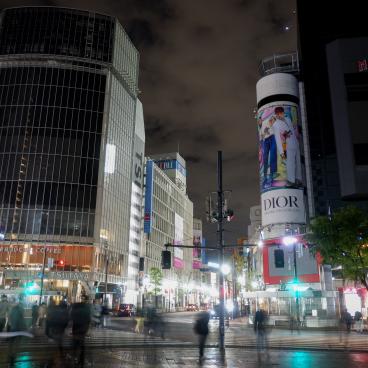 Tokyo dans le noir sous état d'urgence, carrefour de Shibuya 2