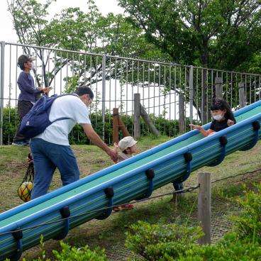 Fête des pères au Japon, moments père-enfants au parc 3