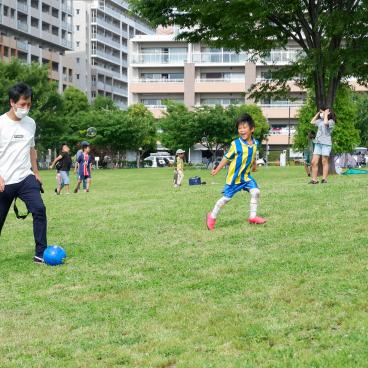Fête des pères au Japon, moments père-enfants au parc