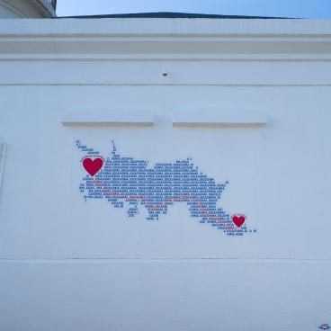 Jogashima (Miura), carte de l'île avec les deux phares et le sentier de randonnée