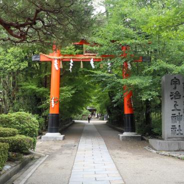 Ujigami-jinja, porte torii à l'entrée du sanctuaire
