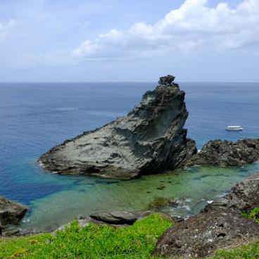 Ishigaki, falaises d'Oganzaki à la pointe ouest de l'île 