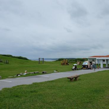 Cap Higashi-Hennazaki (Miyako-jima), parking à la pointe de l'île