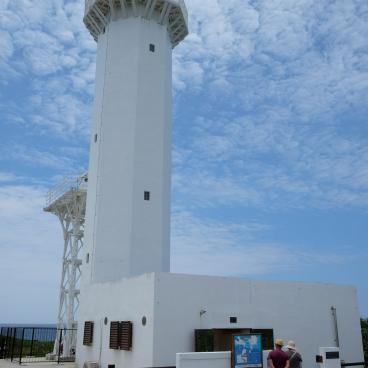 Cap Higashi-Hennazaki (Miyako-jima), phare à la pointe sud-est de l'île