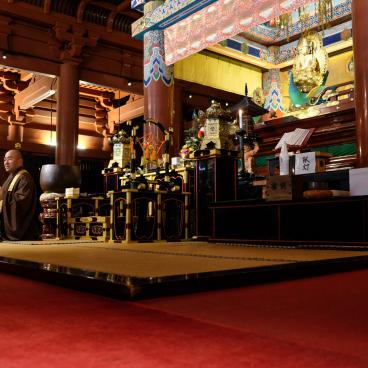 Rinno-ji (Nikko), séance de méditation zazen au pavillon Jogyodo du temple 2