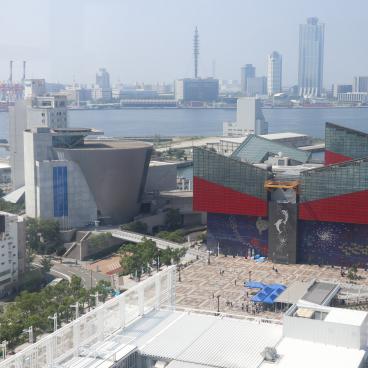 Tempozan (Osaka), vue sur Kaiyukan et Osaka Culturarium depuis la Grande roue