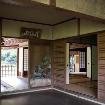 Yoshiki-en (Nara), intérieur de la maison de thé du jardin de mousses