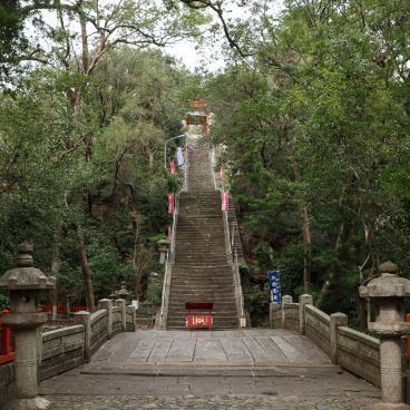 Kishu Tosho-gu (Wakayama), escalier en pierre Samurai-zaka
