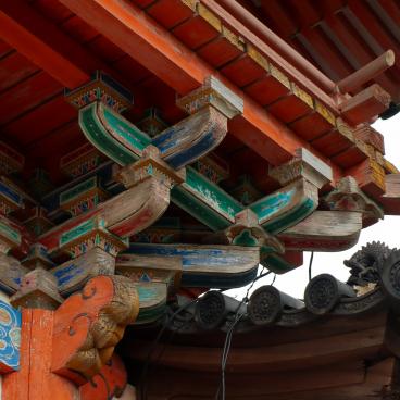 Kishu Tosho-gu (Wakayama), détail des peintures sur un toit