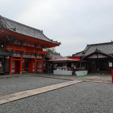 Kishu Tosho-gu (Wakayama), esplanade principale du sanctuaire