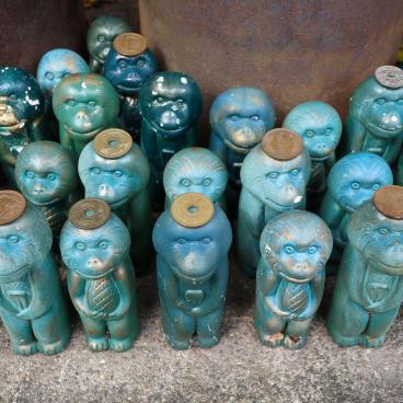 Kishu Tosho-gu (Wakayama), amulettes du sanctuaire en forme de singe pour la prière