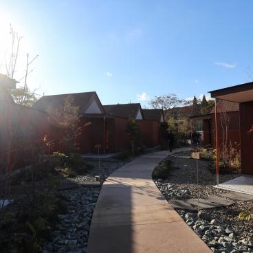 Kur Park Nagayu (Taketa, Oita), allée du complexe hôtelier