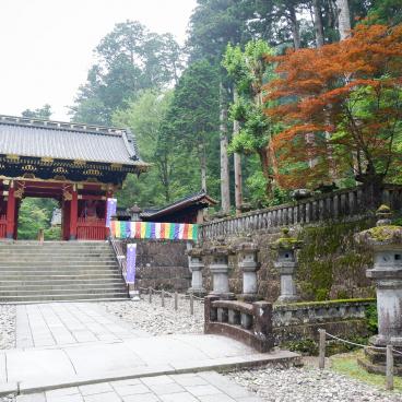Taiyuin (Nikko), porte Niomon