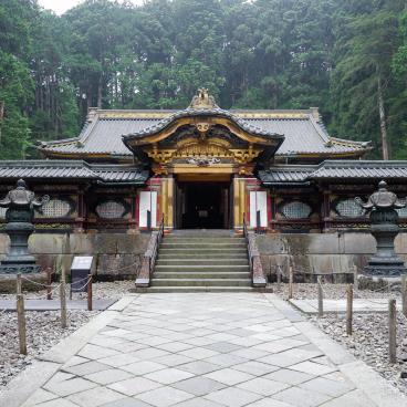 Taiyuin (Nikko), porte Karamon