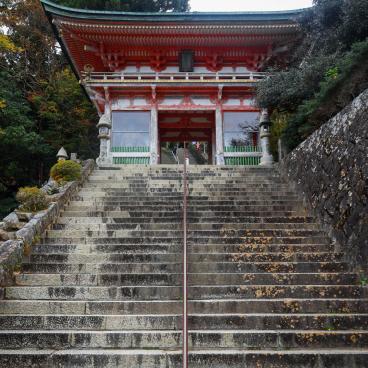 Kumano Nachi Taisha, porte Niomon du temple Seiganto-ji