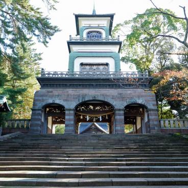 Oyama-jinja (Kanazawa), porte principale Shinmon du sanctuaire