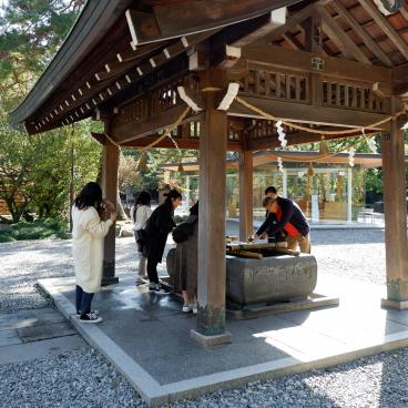 Oyama-jinja (Kanazawa), pavillon des ablutions Chozuya (ou Temizuya) du sanctuaire 