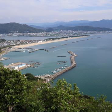 Takozushiyama (Wakayama), vue sur la baie de Wakanoura et la plage de Kataonami