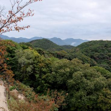 Château de Sumoto (Awaji), panorama sur les montagnes d'Awaji