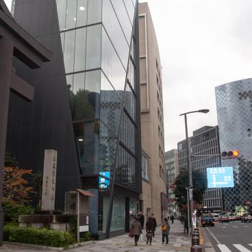 Hie-jinja (Tokyo), grande porte Torii à une entrée secondaire du sanctuaire 2