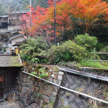 Yunomine Onsen (Kumano Kodo), auberges Ryokan et bains publics du village en automne