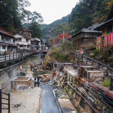 Yunomine Onsen (Kumano Kodo), vue sur le village et ses eaux chaudes