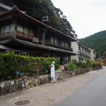 Kawayu Onsen Fujiya (Kumano Kodo), vue sur le village thermal 2