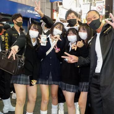 Shibuya (Tokyo), Cosplay Tokyo Revengers et écolières pour Halloween