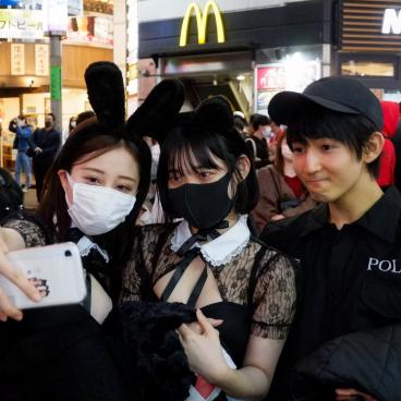 Shibuya (Tokyo), jeunes filles déguisées pour Halloween 2