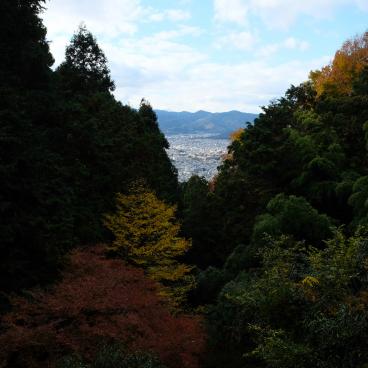 Tanukidani-san Fudo-in (Kyoto), point de vue sur la ville de Kyoto entre les montagnes