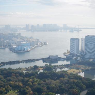 Caretta Shiodome (Tokyo), observatoire Dentsu et vue sur la baie de Tokyo