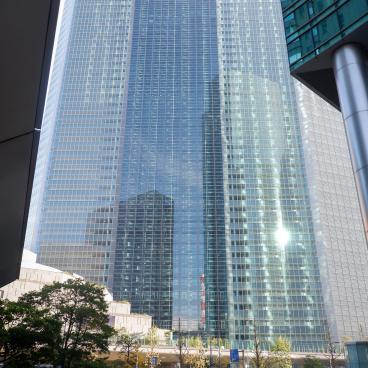 Caretta Shiodome (Tokyo), tour Dentsu