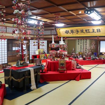 Hinjitsukan (Ise), exposition de poupées pour Hina Matsuri