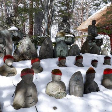 Kosen-ji (Kusatsu), rangées de statues de Jizo