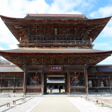 Zuiryu-ji (Takaoka), porte Sanmon du temple avec gardiens Nio