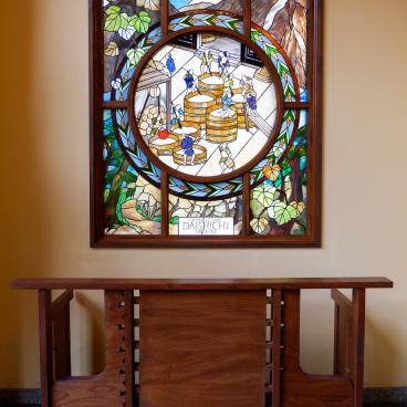 Daishichi (Fukushima), décoration dans le hall d'accueil de la brasserie de saké