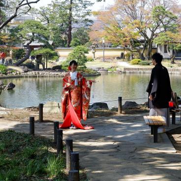 Jardin de Shin-Edogawa (Tokyo), séance photo d'un mariage traditionnel