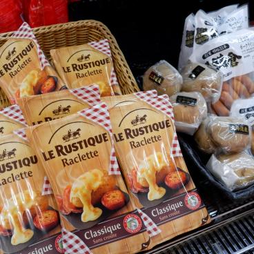 Supermarché The Garden à Ikebukuro (Tokyo), fromages de raclette