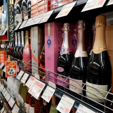 Magasin Yamaya à Ikebukuro (Tokyo), rayon de champagnes français