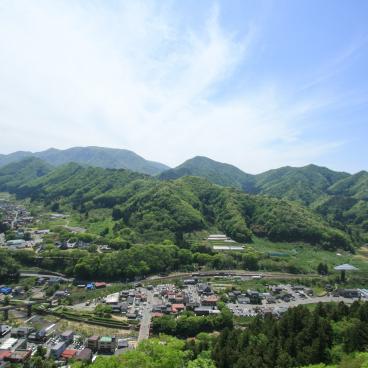 Yamadera, vue sur la vallée depuis la terrasse d'observation du pavillon Godaido