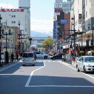 Ville de Fukushima (Tohoku), avenue autour de la gare JR
